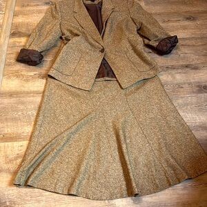 Josephine Chaus Two Piece 1 button fully lined skirt and jacket brown tweed suit